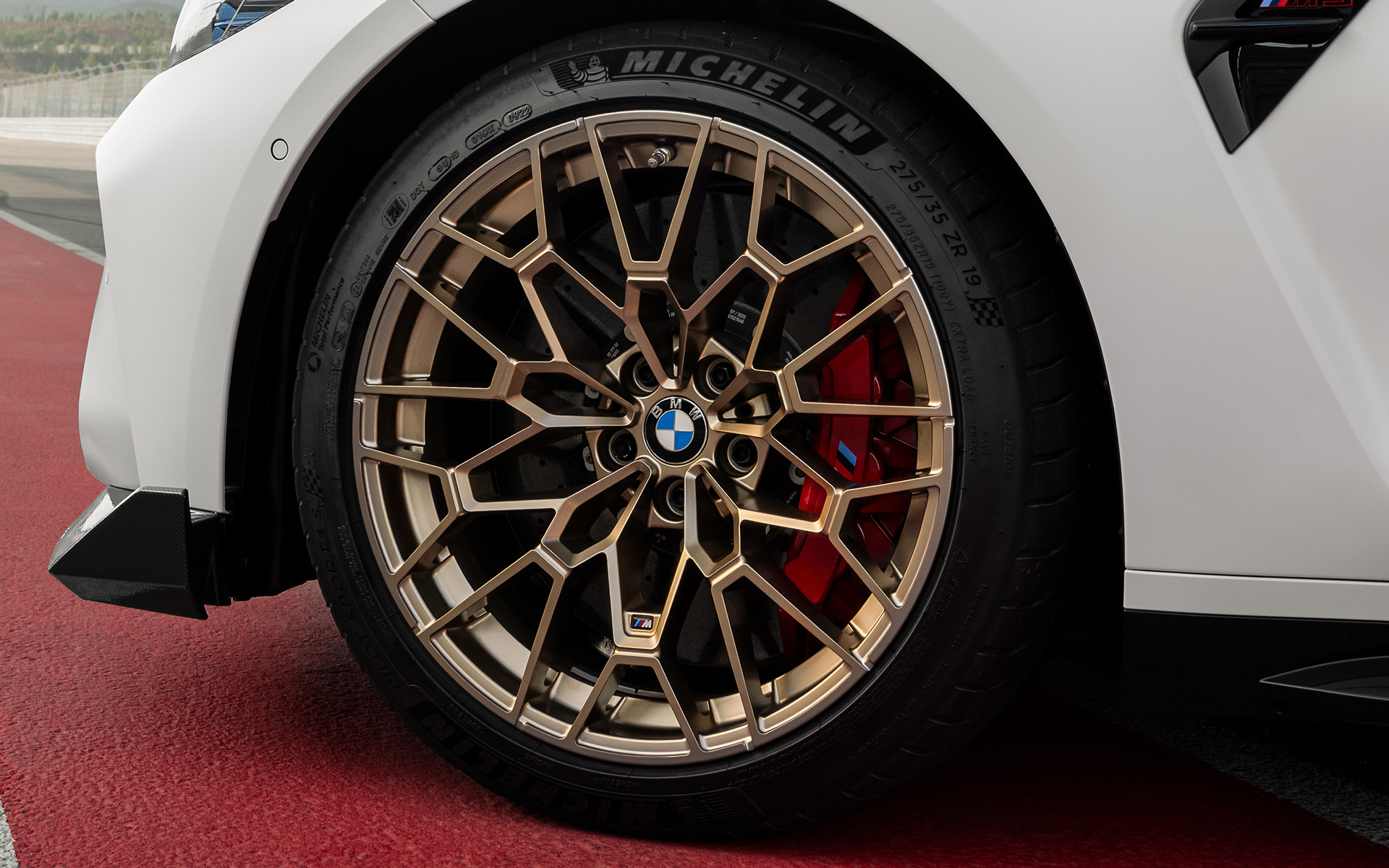 M Carbon керамични спирачки, гланцирано червени BMW M3 CS G80 BMW M3 CS G80 M Carbon керамични спирачки, гланцирано червени