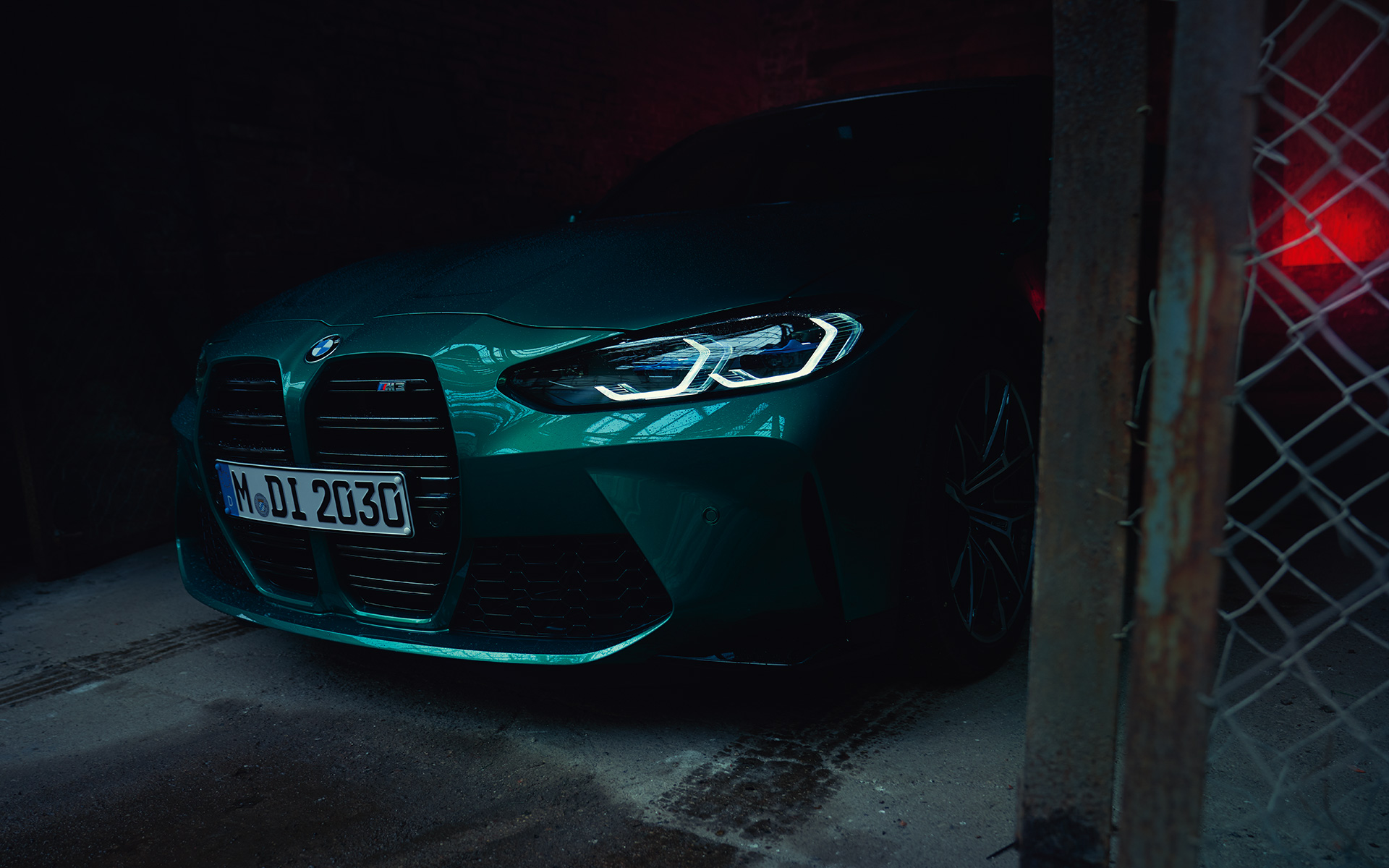 BMW M3 Седан G80 2020 Isle of Man Green metallic страничен изглед отпред 