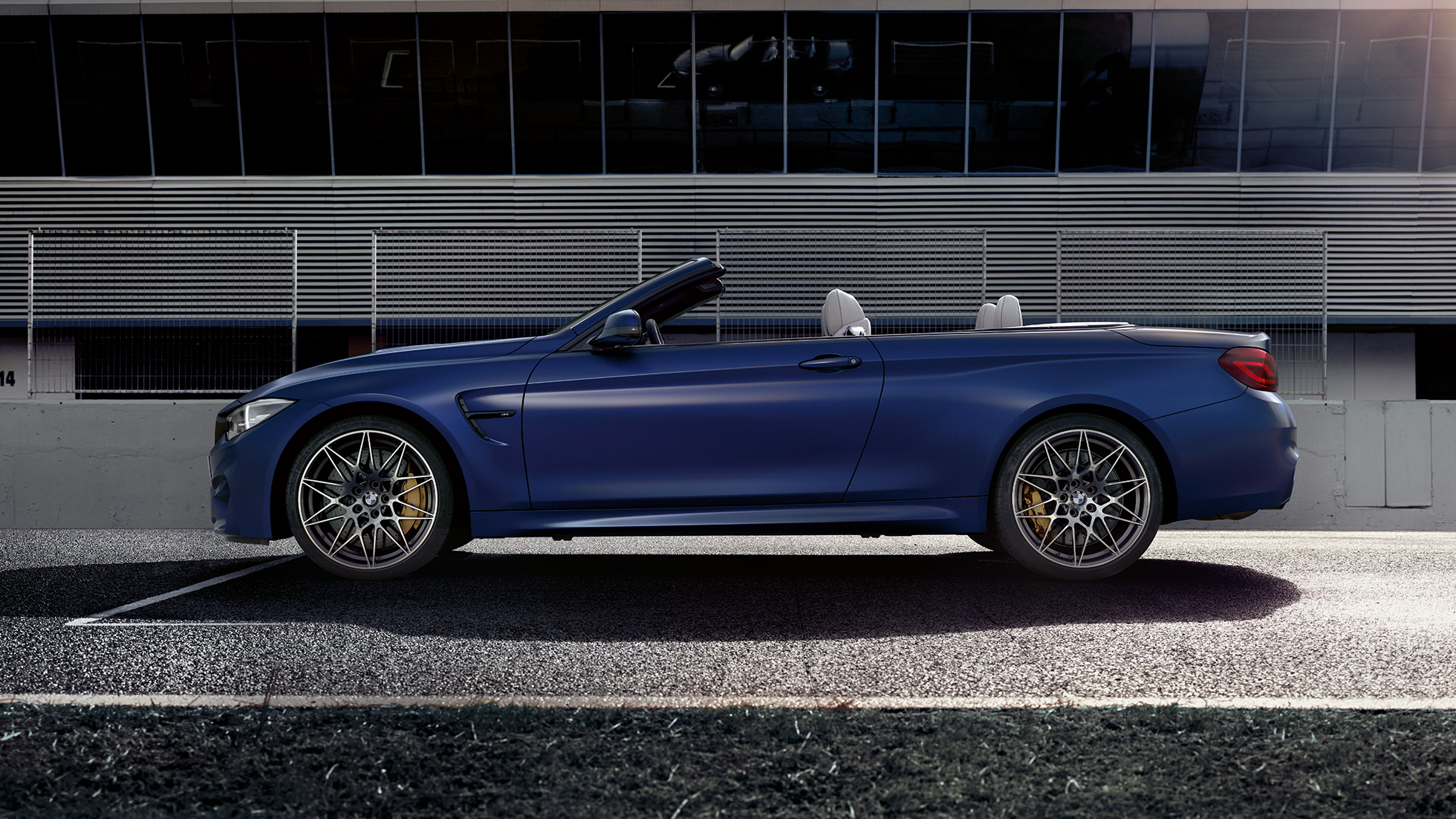 BMW M4 Кабриолет, изглед отстрани BMW M4 Кабриолет, дизайн, изглед отстрани