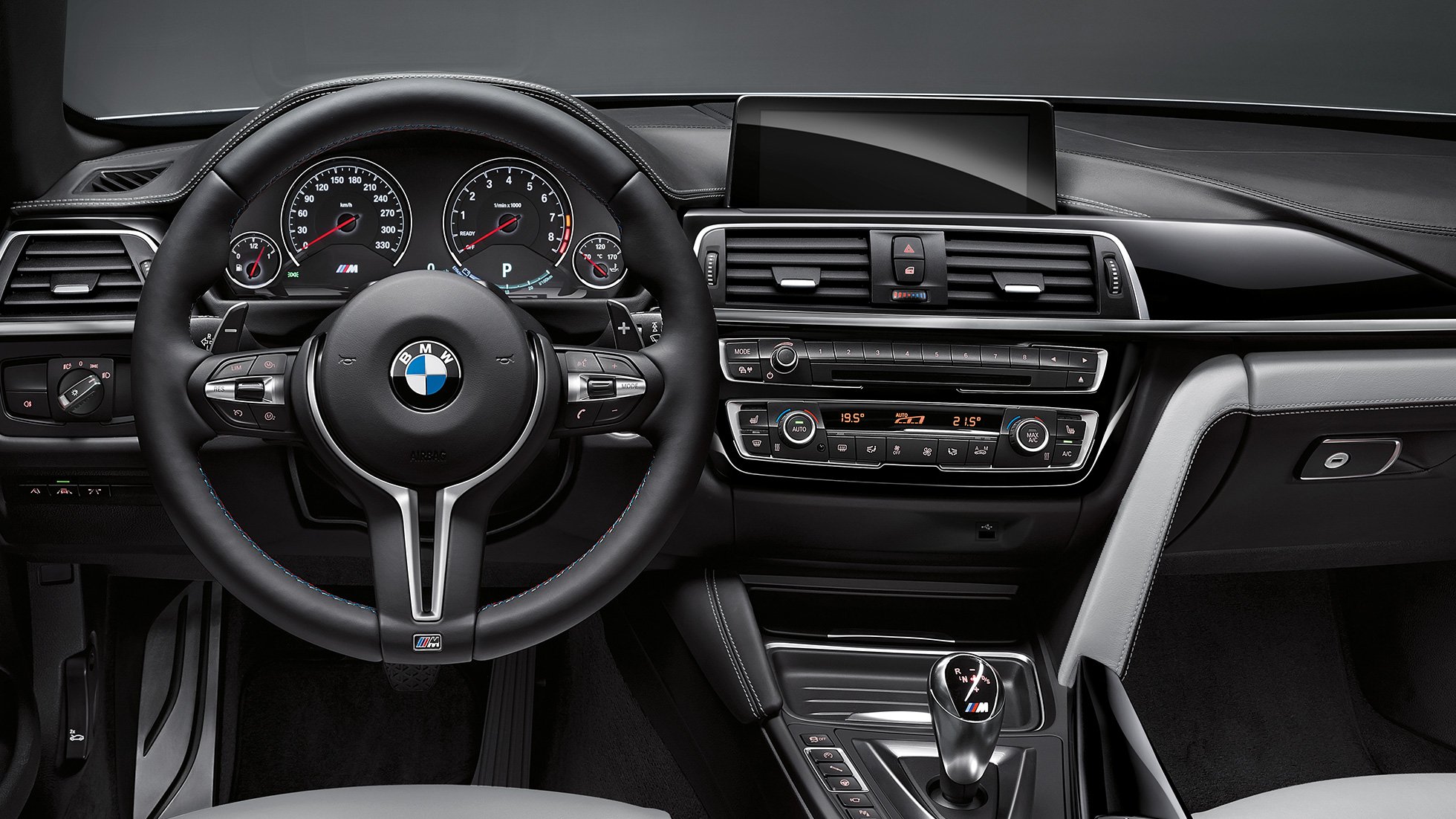 BMW M4 Кабриолет, кокпит BMW M4 Кабриолет, дизайн, кокпит