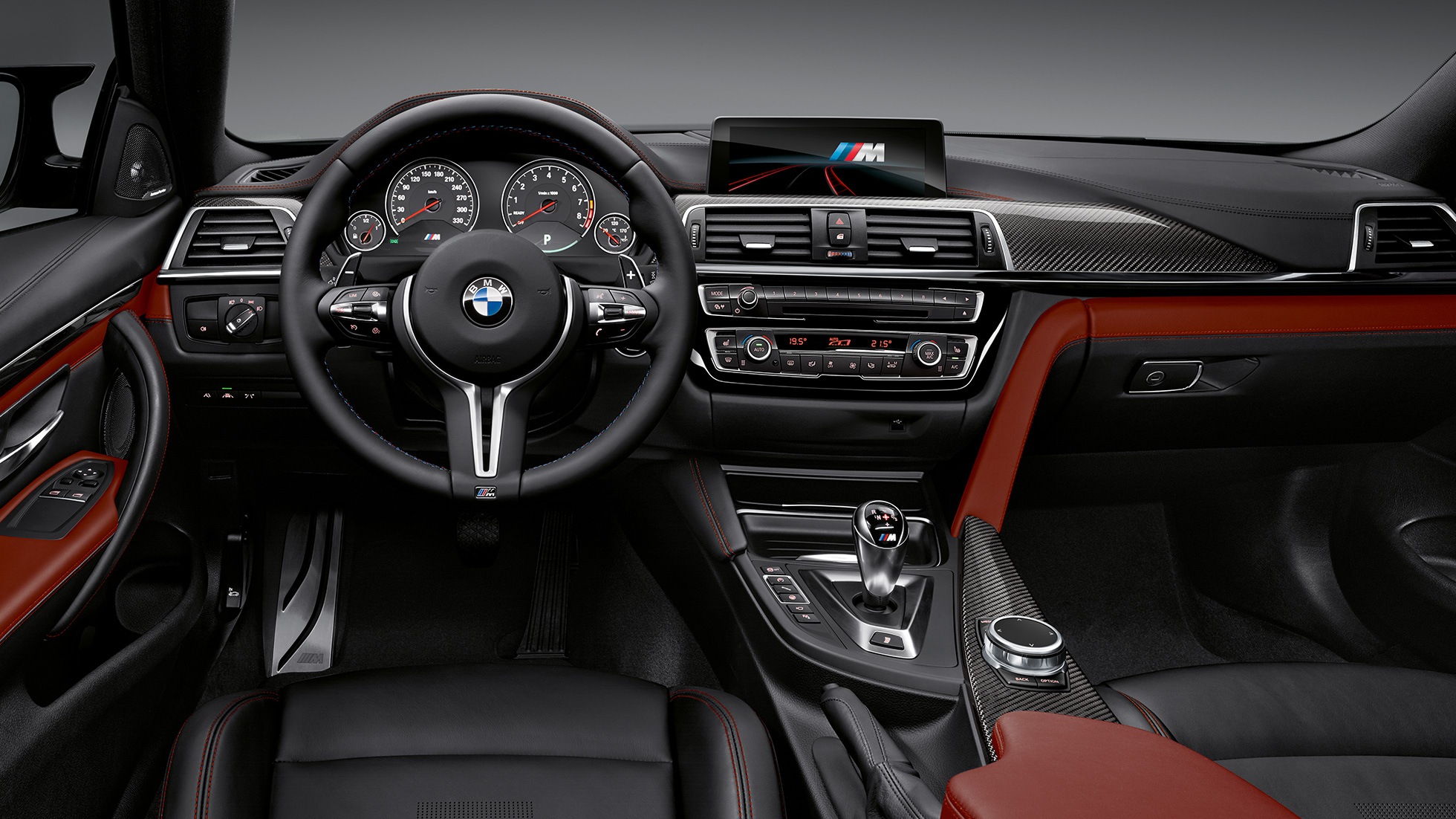 BMW M4 Купе, кокпит BMW M4 Купе, дизайн, кокпит