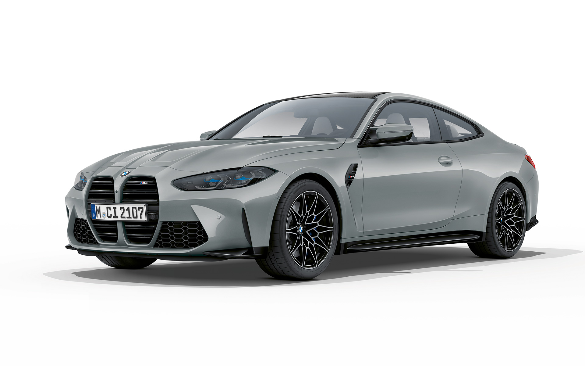 BMW M4 Купе G82 2020 Brooklyn Grey metallic три четвърти изглед отпред