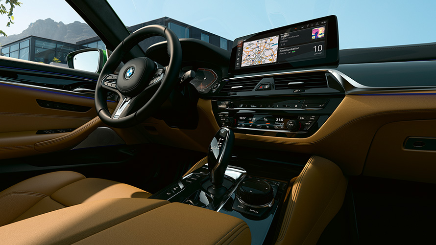 М Мултифункционални седалки BMW M550i xDrive Седан G30 LCI Facelift 2020 интериор