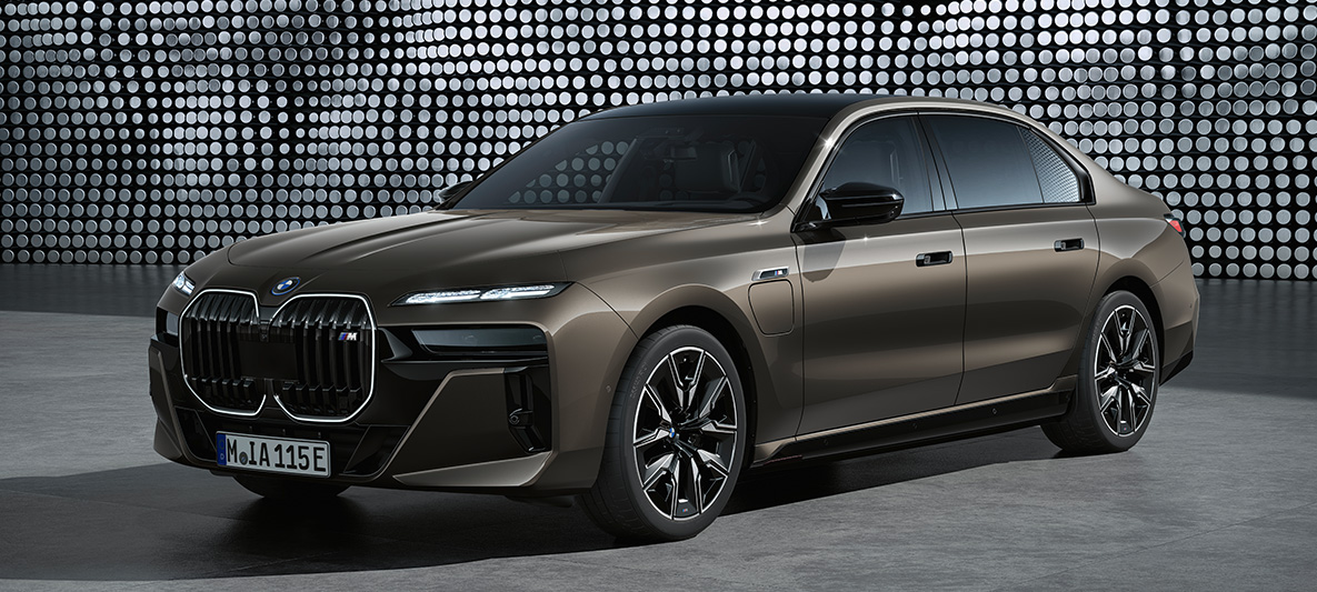 Sepang Bronze специално лаково покритие BMW Серия 7 M Автомобили G70 BMW Серия 7 М Автомобили G70 Sepang Bronze специално лаково покритие