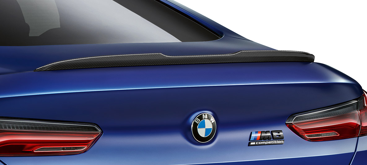 Карбонов заден спойлер. BMW M8 Competition Купе, заден спойлер на М Карбон екстериорния пакет.