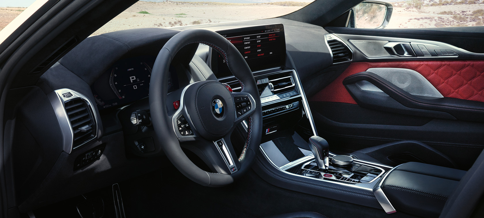 Кокпит BMW M8 Competition Гран Купе F93 LCI Facelift 2022 BMW M8 Competition Гран Купе F93 LCI Facelift 2022 интериор кокпит