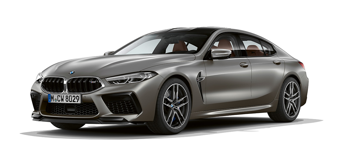 BMW M8 Гран Купе, три четвърти изглед отстрани BMW M8 Гран Купе F93 2020 BMW Individual Frozen Dark Silver, три четвърти изглед отстрани