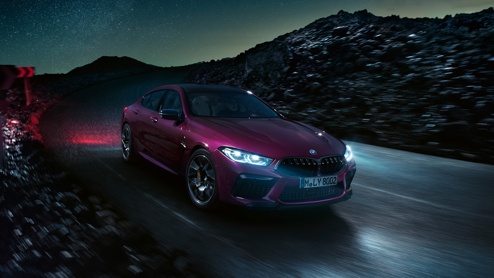 BMW M8 Competition Гран Купе, три четвърти изглед отпред BMW M8 Competition Гран Купе F93 2020 BMW Individual Ametrine metallic, три четвърти изглед отпред