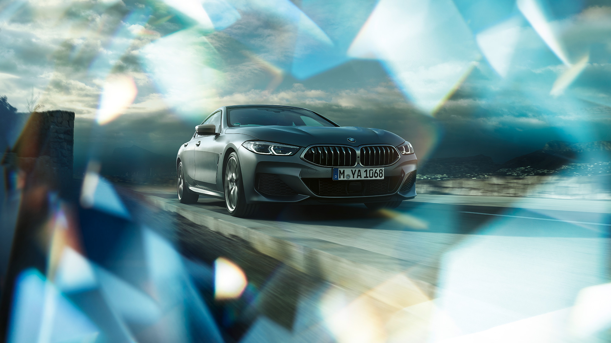 BMW M850i xDrive Гран Купе, три четвърти изглед отпред BMW M850i xDrive Гран Купе G16 2019 BMW Individual Frozen Bluestone metallic, три четвърти изглед отпред