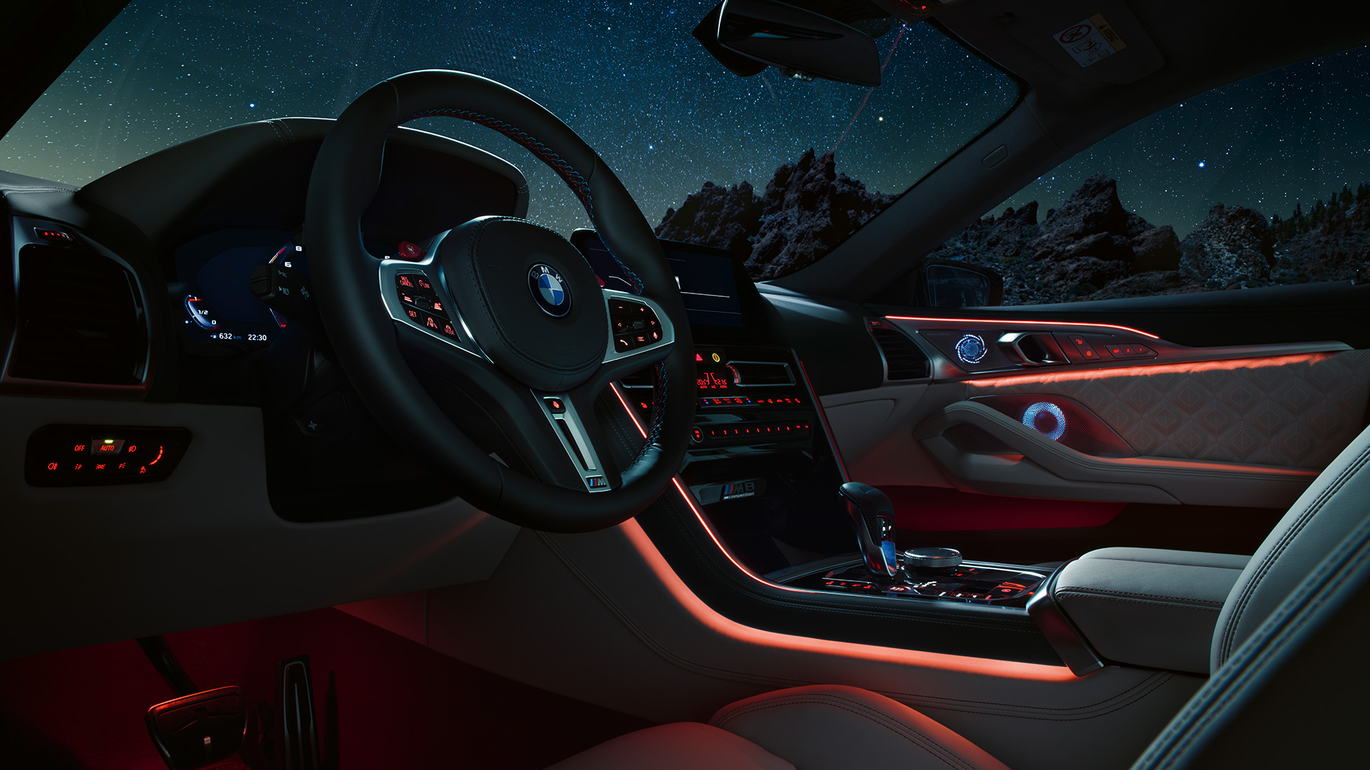 BMW M8 Competition Гран Купе кокпит BMW M8 Competition Гран Купе F93 2020 кокпит