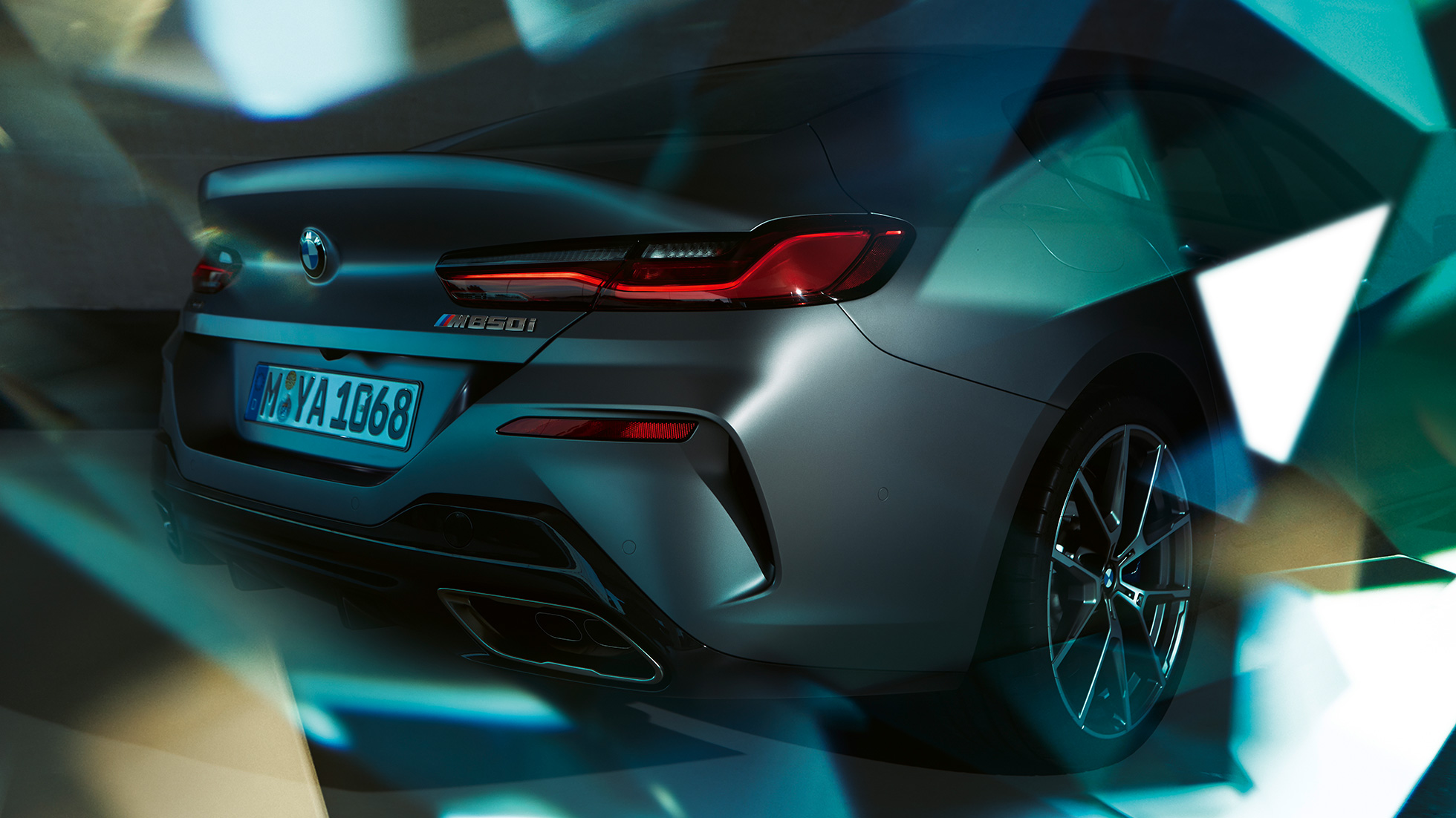 BMW M850i xDrive Гран Купе, снимка отблизо отзад BMW M850i xDrive Гран Купе G16 2019 BMW Individual Frozen Bluestone metallic, снимка отблизо отзад