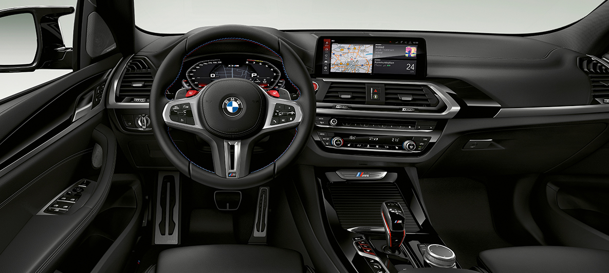 BMW X3 M, М кожен волан. BMW X3 M, интериор, кокпит, М кожен волан със специфични за М контрастни шевове.
