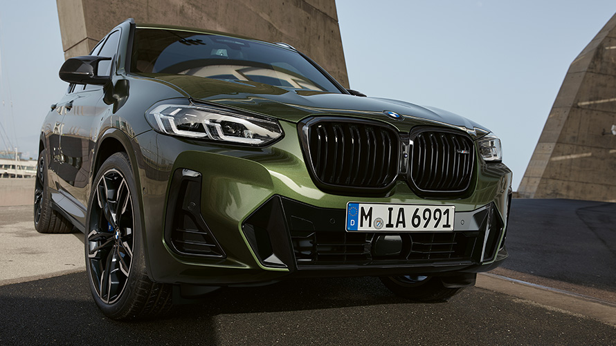 BMW X3 M40i G01 LCI Facelift 2021 Malachite Green metallic изглед отпред в покой