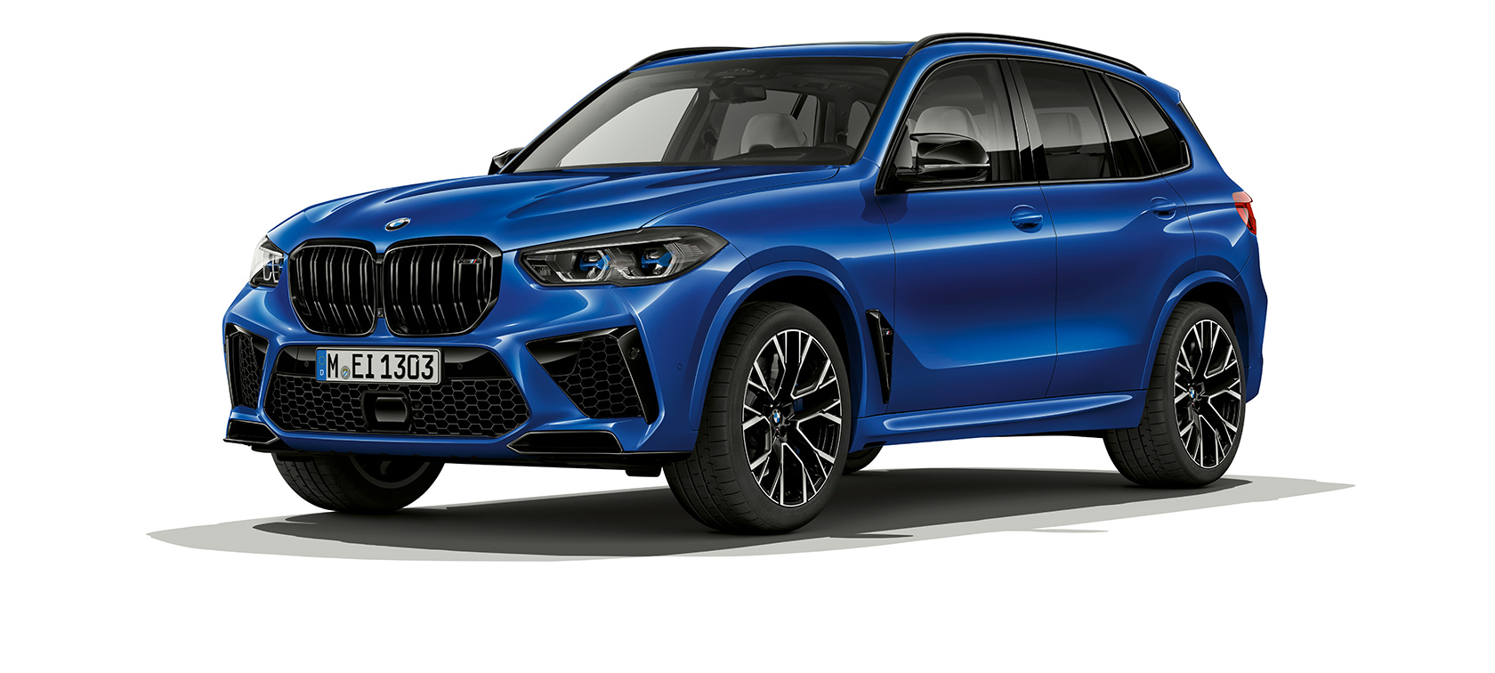 BMW X5 M Competition, три четвърти изглед отстрани BMW X5 M Competition F95 2020 Marina Bay Blue metallic, три четвърти изглед отстрани