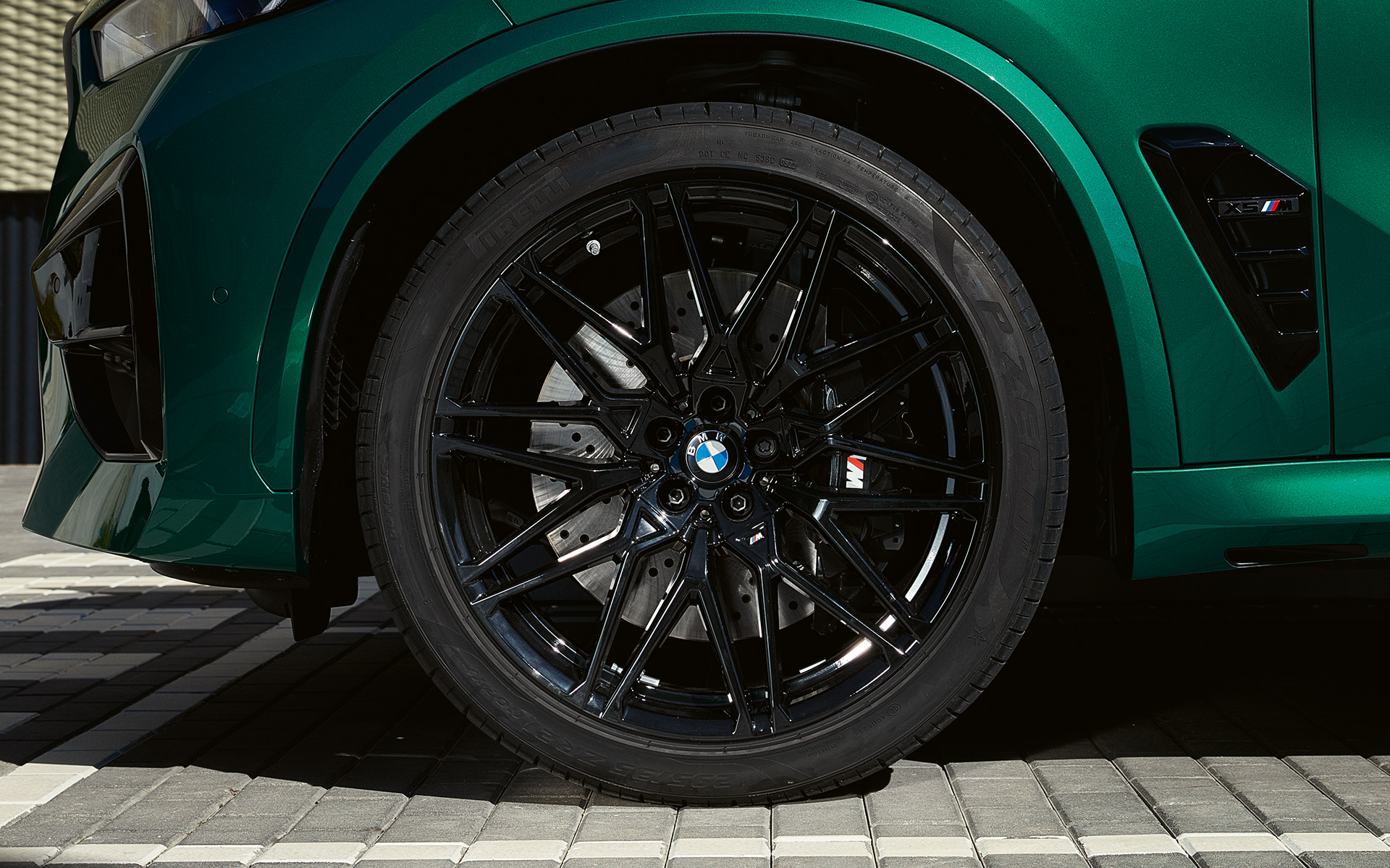 BMW X5 M Competition F95 21-/22-инчови алуминиеви джанти със звездовидни спици 818 M Black BMW X5 M Competition F95 2023 21-/22-инчови алуминиеви джанти със звездовидни спици 818 M Black
