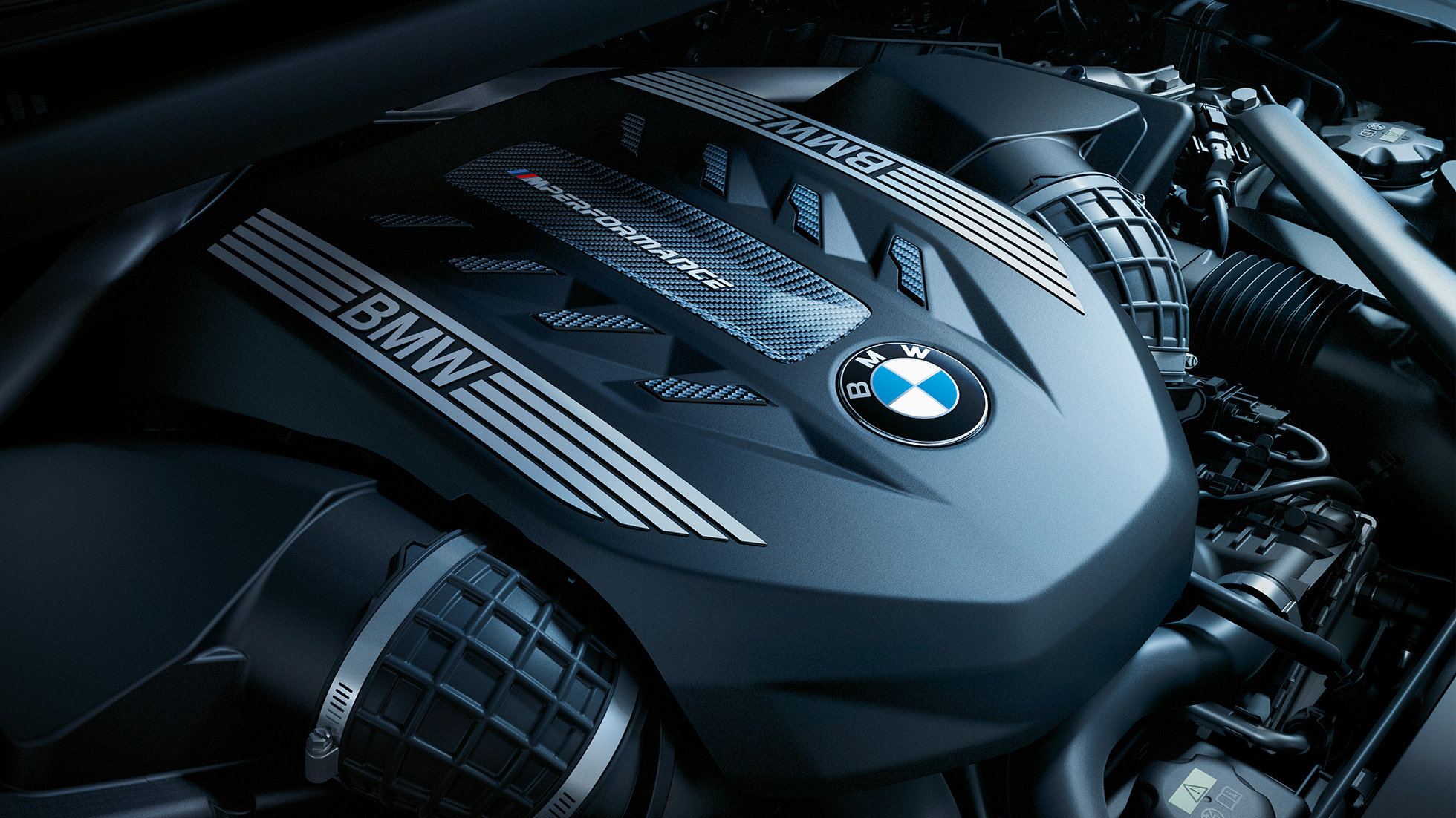 Двигатели BMW X6 M50i и M50d M TwinPower Turbo двигателите на GO6 BMW X6 M50i и M50d