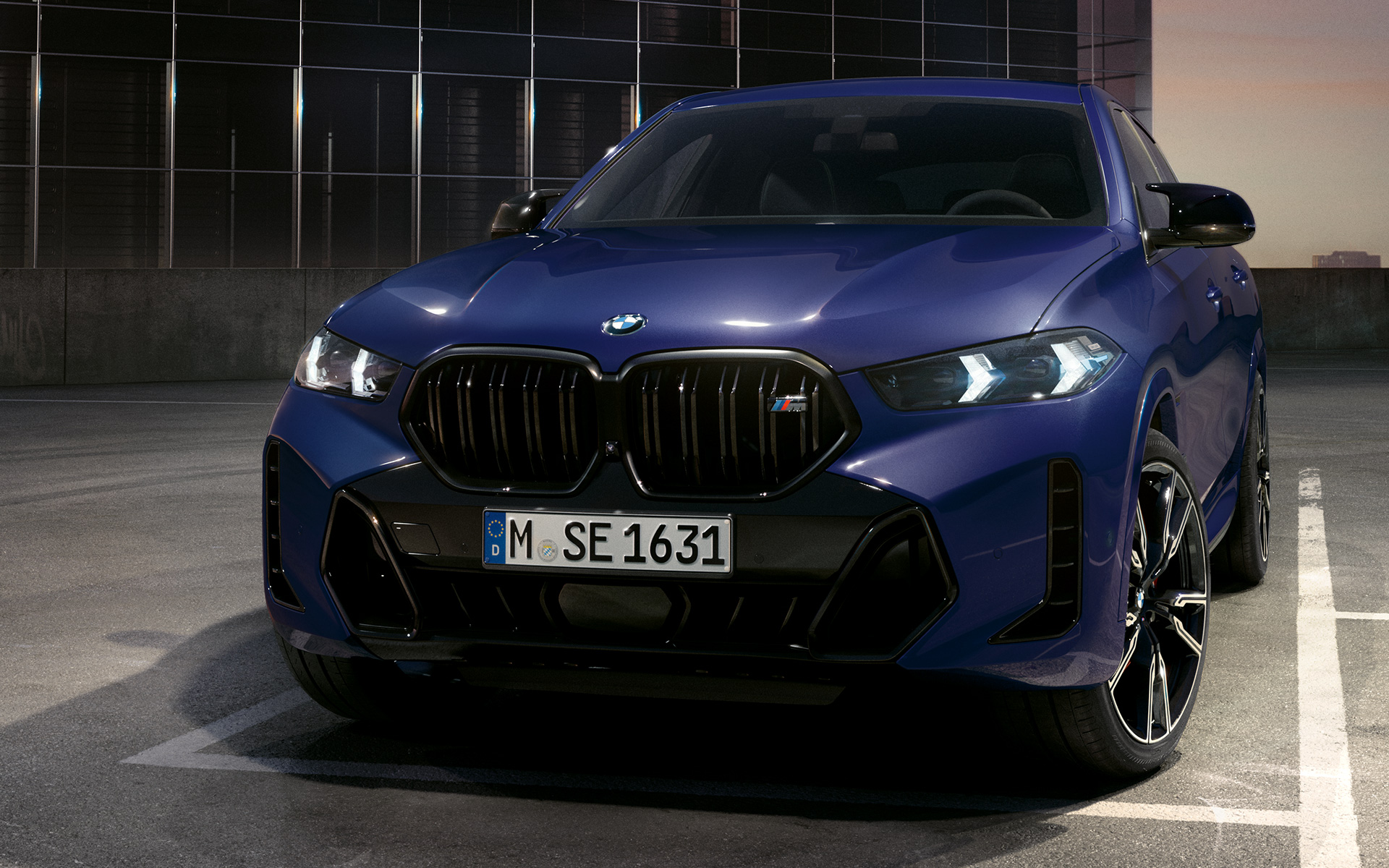 BMW X6 M60i xDrive G06 MP фарове BMW X6 M60i xDrive G06 MP фарове снимка отблизо