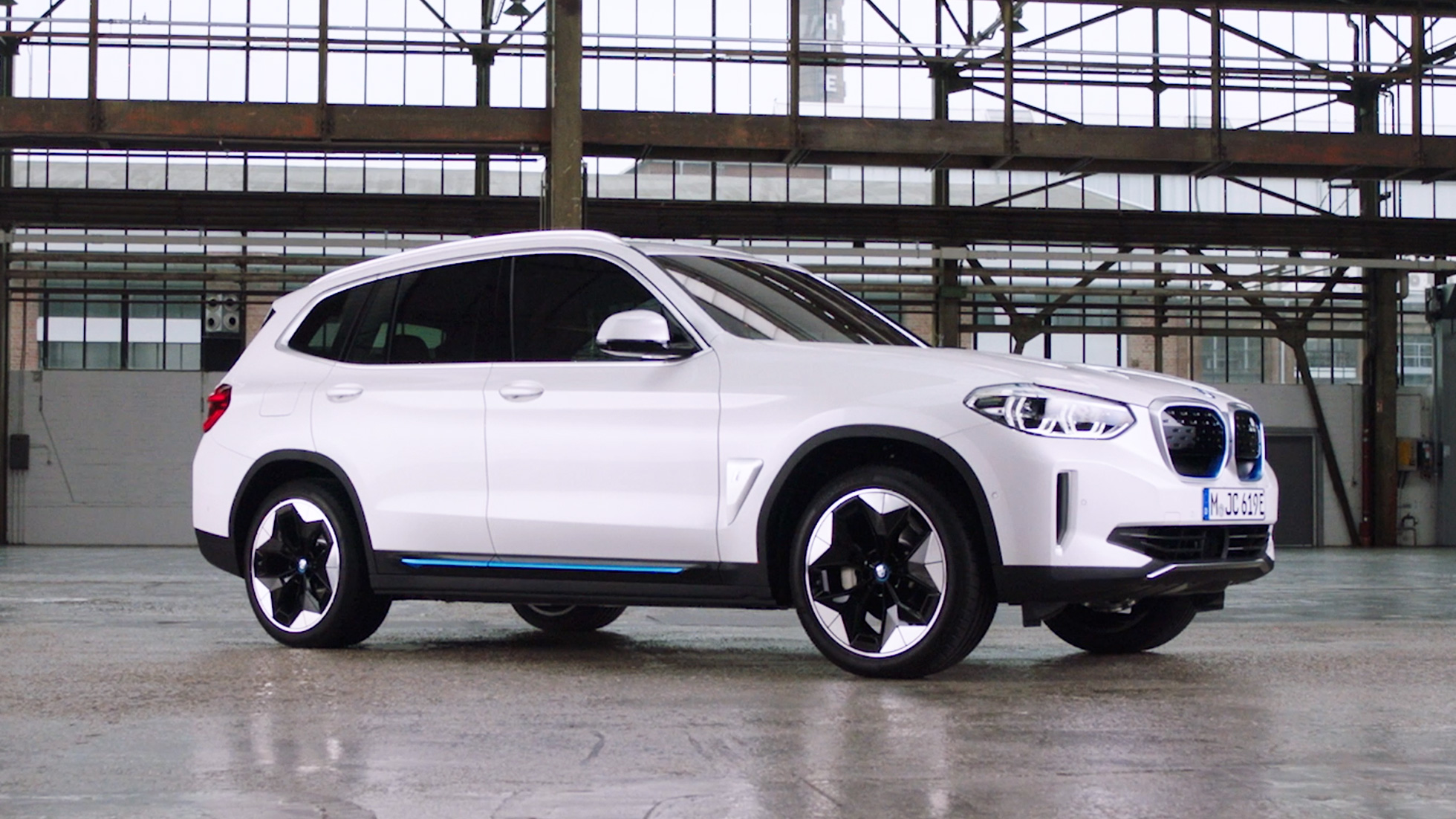 BMW iX3 G08 свързаност филм BMW iX3 G08 2020 Mineral White metallic свързаност филм