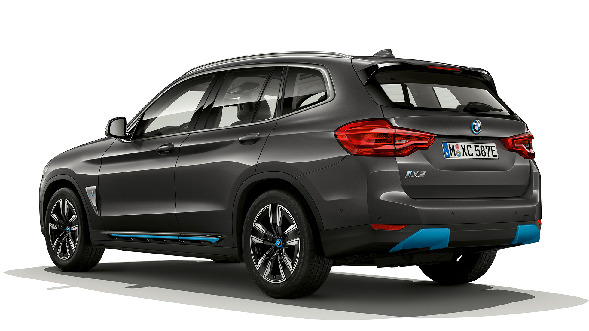 BMW iX3 G08 2020 Модел „Inspiring“ три четвърти изглед отзад BMW iX3 G08 2020 Modell „Inspiring“ Sophisto Grey Brilliant Effect три четвърти изглед отзад