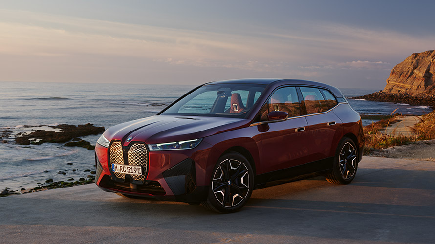 BMW iX I20 първо поколение три четвърти изглед отстрани в покой BMW X Модели BMW iX I20 първо поколение три четвърти изглед отстрани в покой