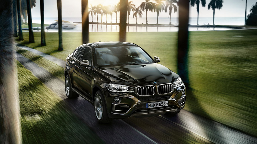 BMW X6 F16 второ поколение три четвърти изглед отпред в движение BMW X Модели BMW X6 F16 второ поколение три четвърти изглед отпред в движение