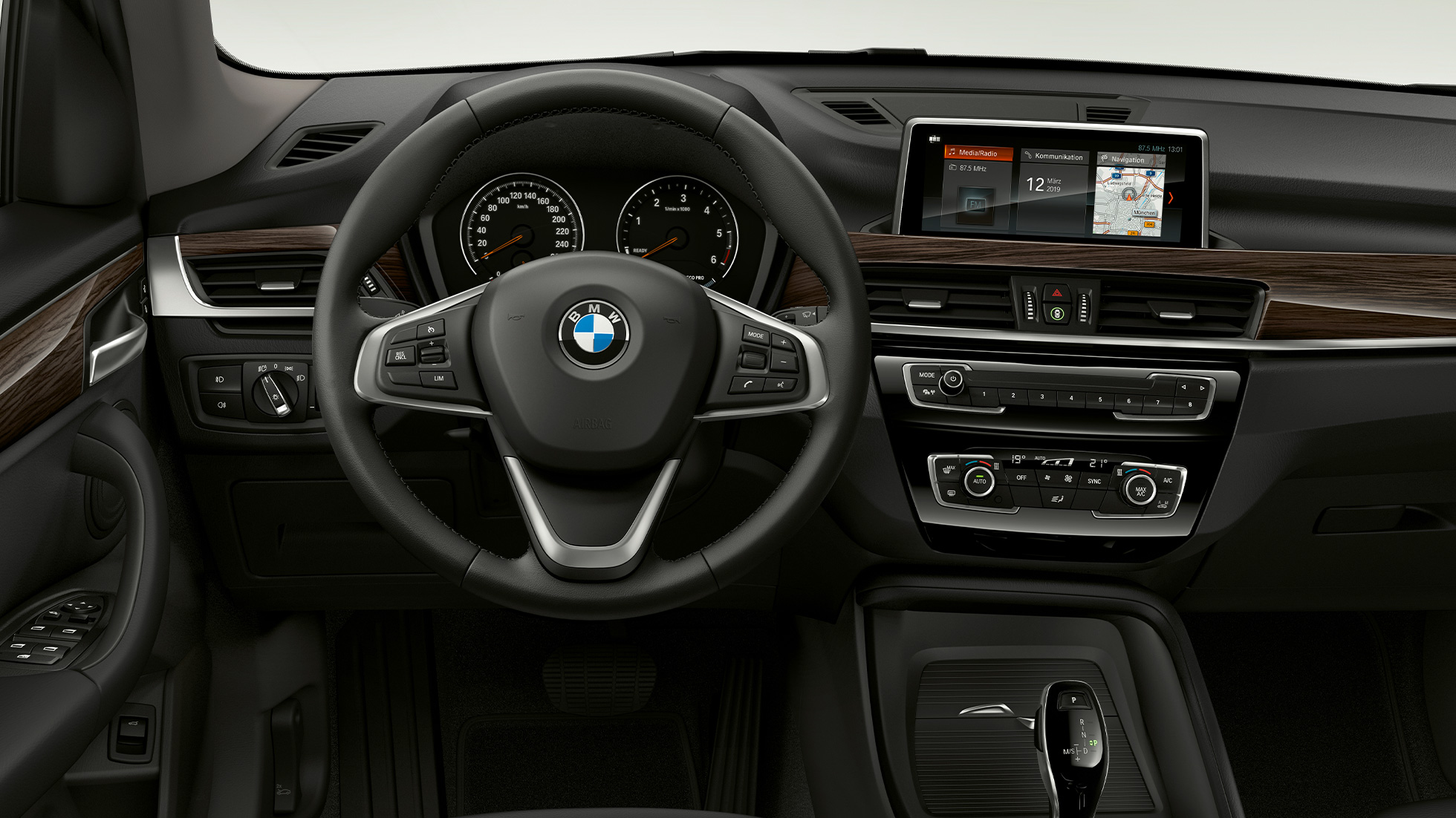 BMW X1, Модел Advantage, интериор BMW X1, Модел Advantage, снимка на интериора с фокус върху кокпита