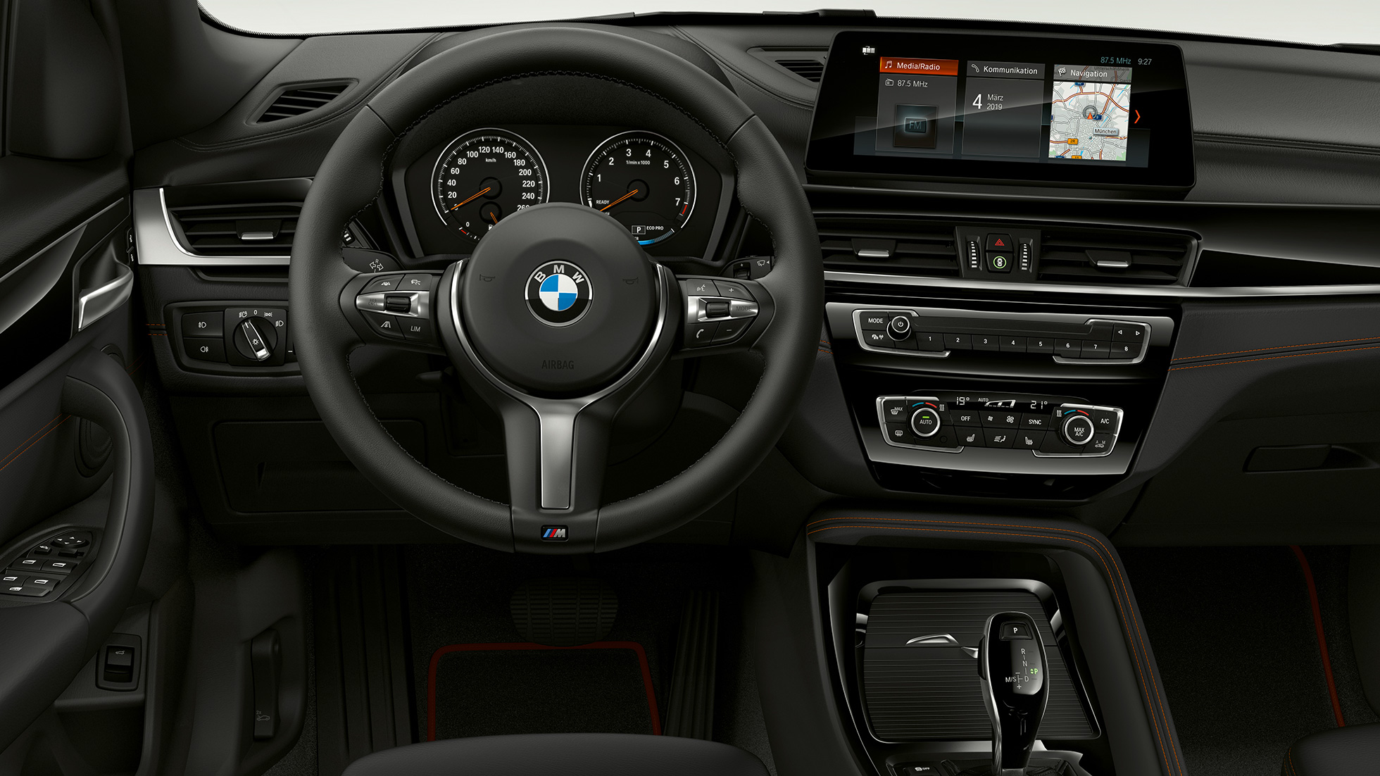 BMW X1, Модел Sport Line, интериор BMW X1, Модел Sport Line, интериор с фокус върху кокпита