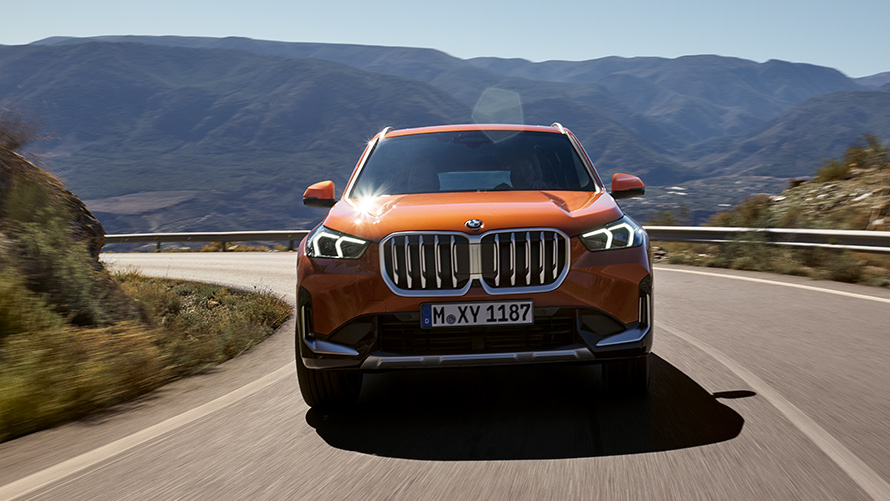 Асистиращи системи BMW X1 U11 ICE xLine 2022 BMW X1 U11 ICE xLine Utah Orange metallic 2022 асистиращи системи сигурност