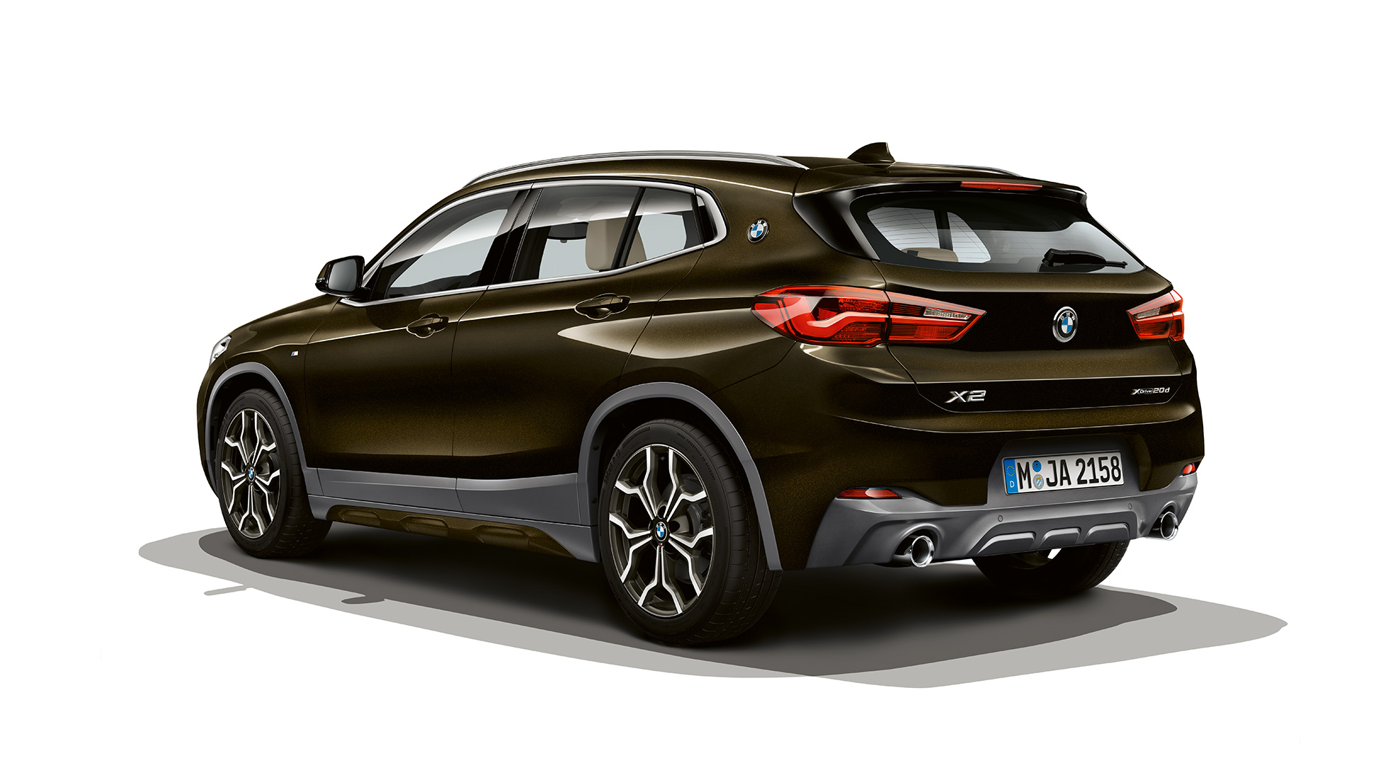 Три четвърти изглед отпред BMW X2 sDrive20i Модел M Sport Х BMW X2 sDrive20i Модел M Sport Х 2018 F39 Sparkling Storm brilliant effect metallic три четвърти изглед отпред