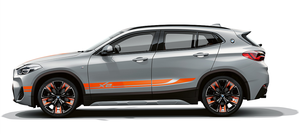 Изглед отстрани BMW X2 F39 BMW X2 2020 F39 Brooklyn Grey изглед отстрани