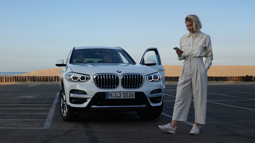 BMW X3 G01 Kataloge App жена до BMW 2021 BMW X3 G01 Kataloge App 2021