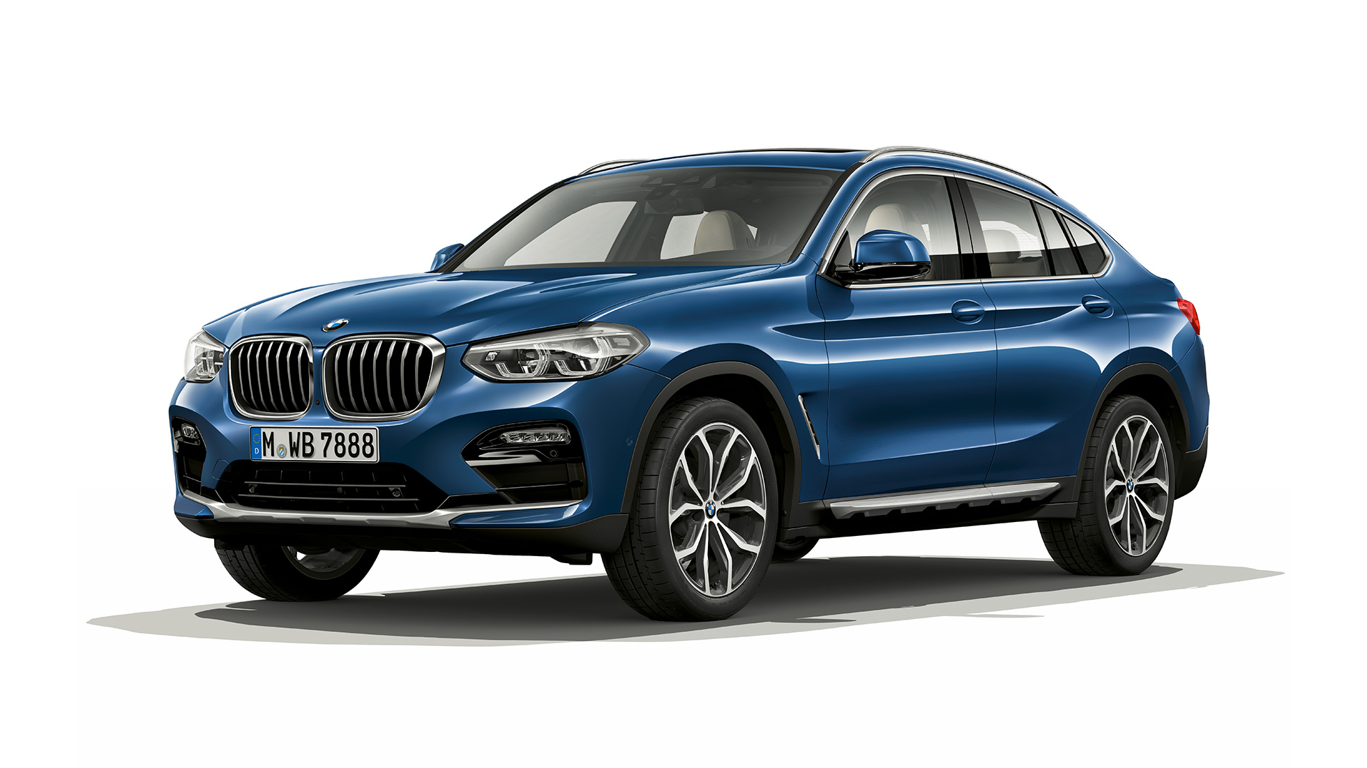 Три четвърти изглед отпред BMW X4 Модел xLine BMW X4 xDrive20d Model xLine G02 2018 Phytonic blue три четвърти изглед отпред