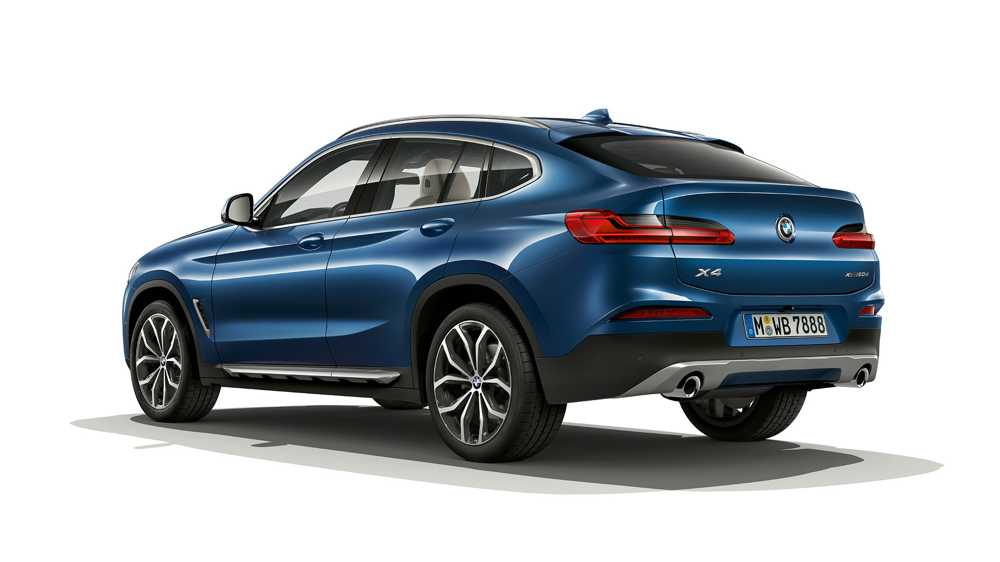 Три четвърти изглед отзад BMW X4 Модел xLine BMW X4 xDrive20d Модел xLine G02 2018 Phytonic blue три четвърти изглед отзад