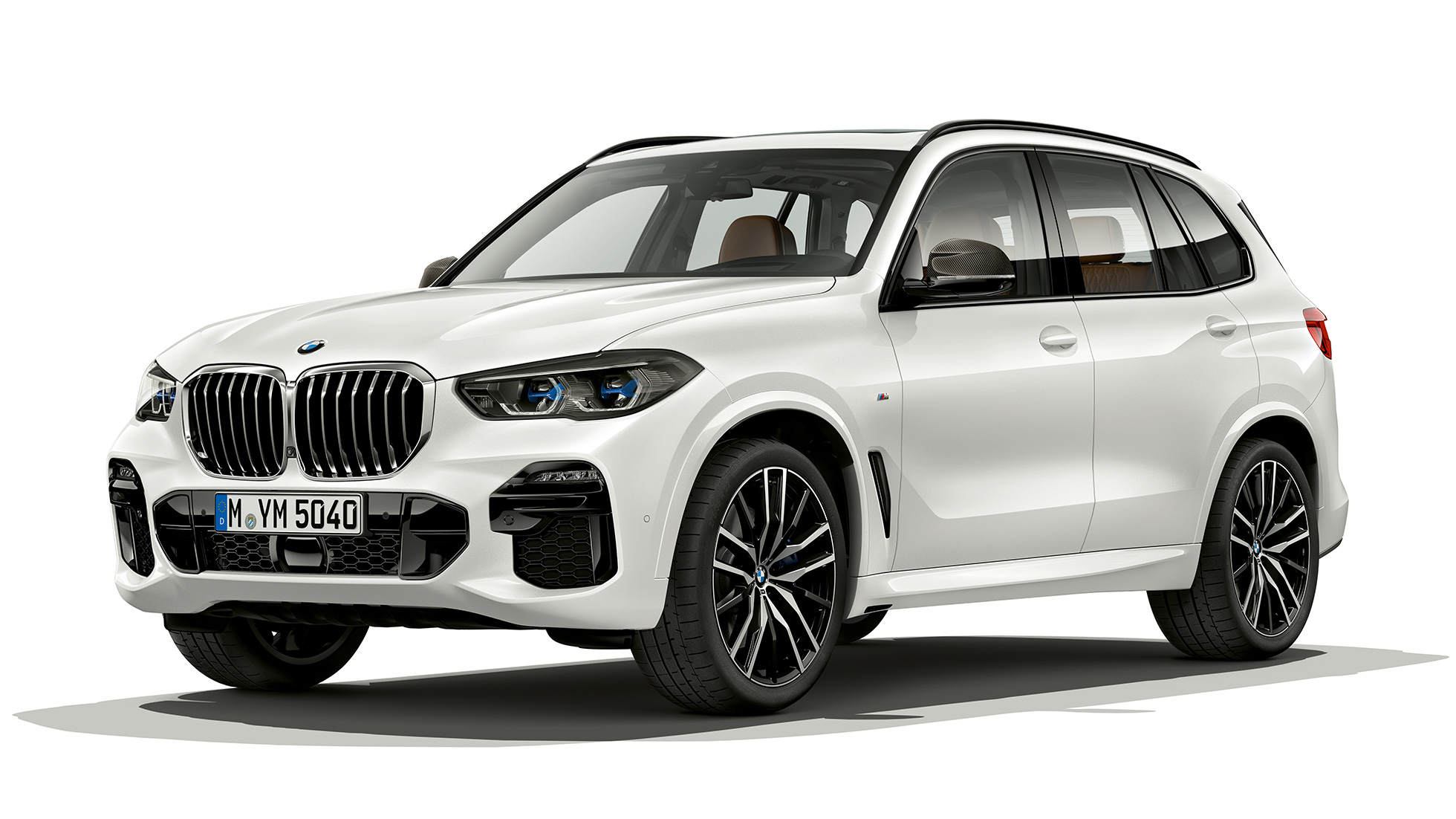 Модел M Sport BMW X5 xDrive40i три четвърти изглед отпред Модел M Sport BMW X5 xDrive40i G05 2018 Mineral White metallic три четвърти изглед отпред