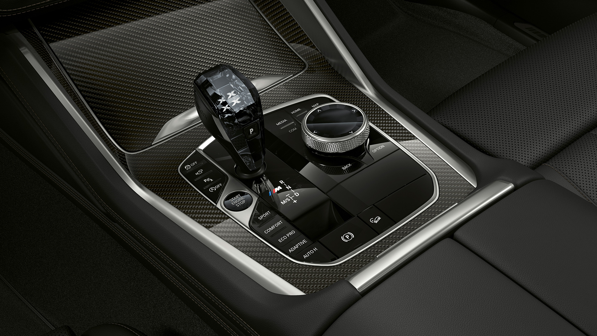 BMW X6 с BMW xLine, средна конзола BMW X6 с BMW xLine, с фокус върху средната конзола