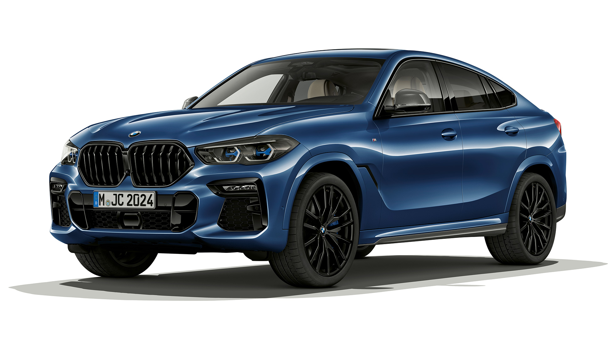 BMW X6 с М Спортен пакет, екстериор. BMW X6 с М Спортен пакет, три четвърти изглед отпред.