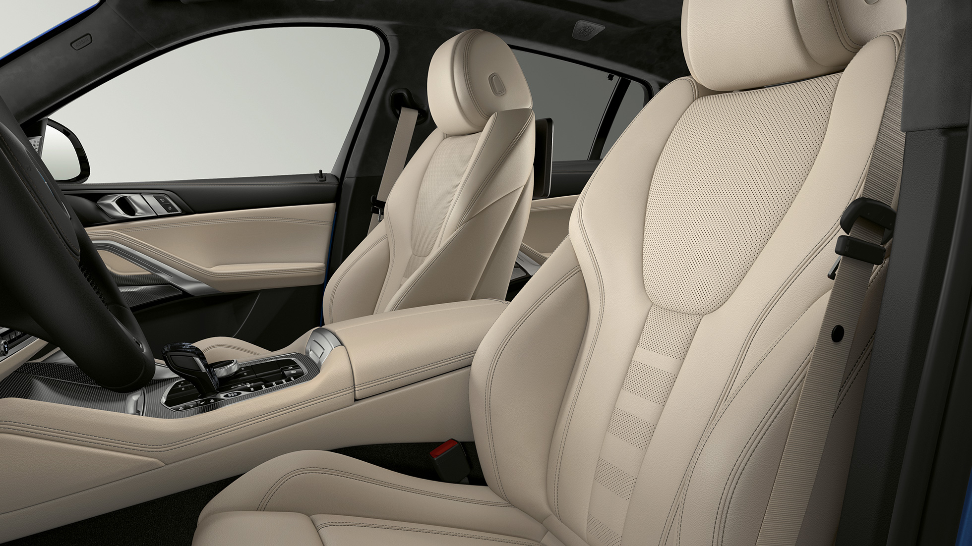 BMW X6 с М Спортен пакет, тапицерия. BMW X6 с М Спортен пакет, с фокус върху тапицерията.