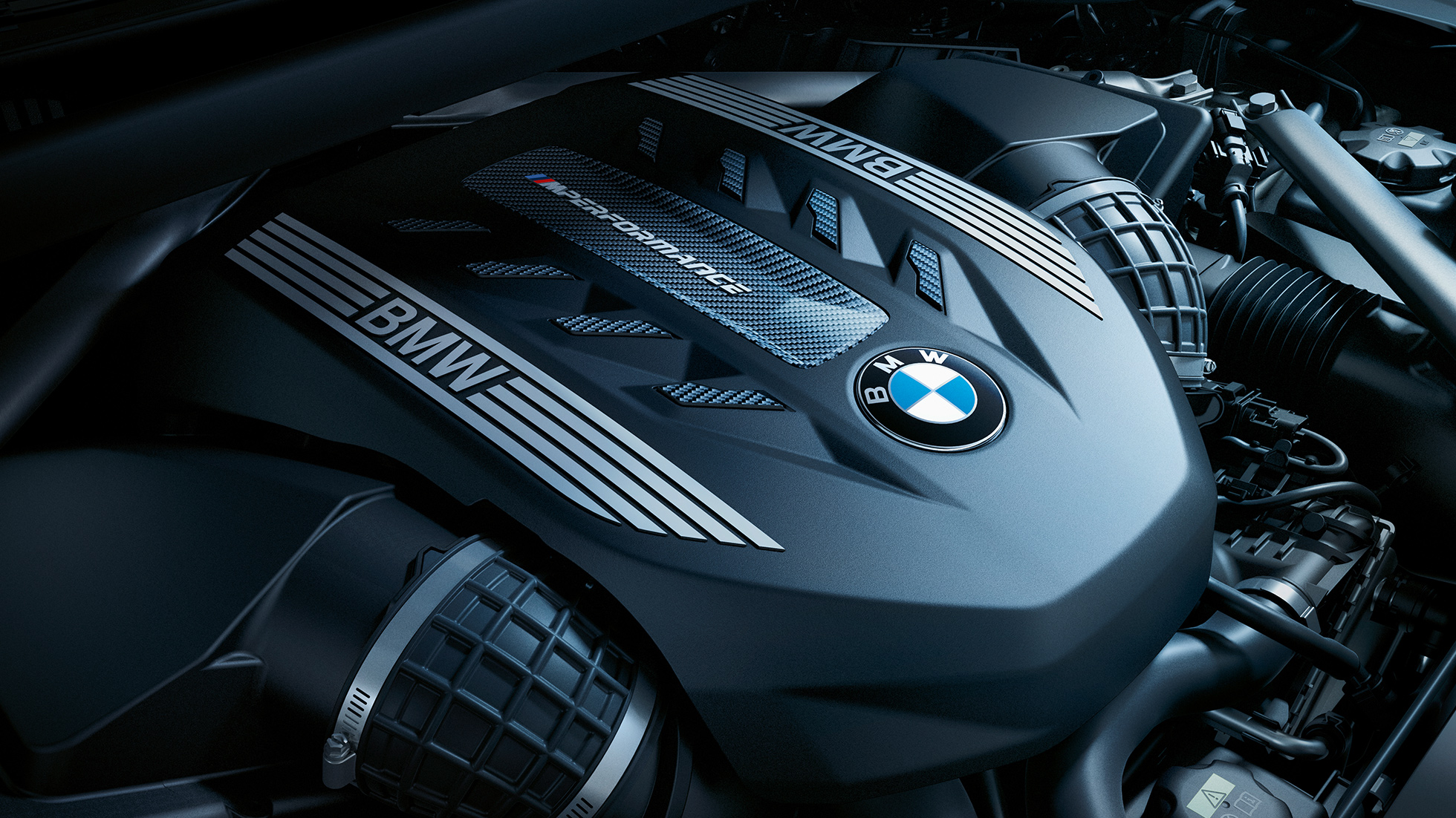 BMW X6 двигател. Снимка отблизо на двигателя на BMW X6.
