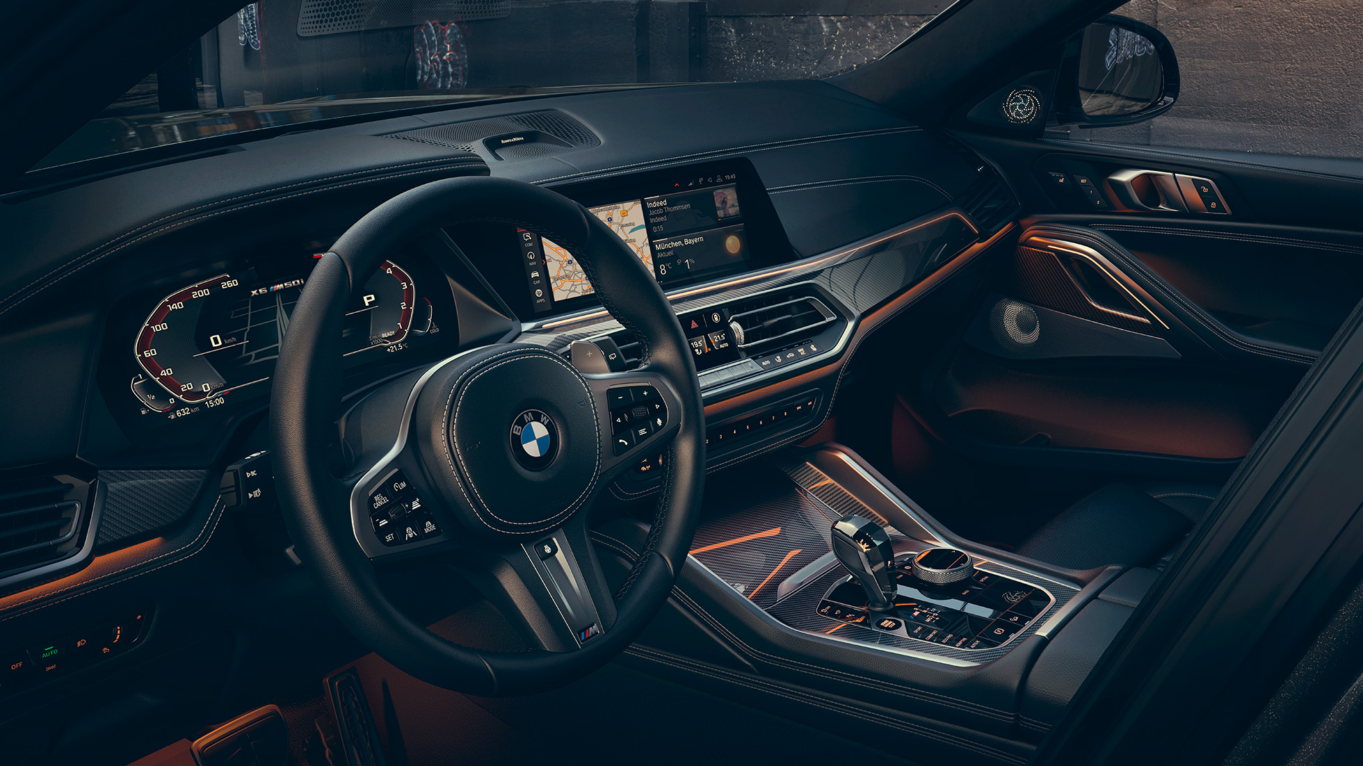 Кокпит с поглед към 12,3-инчовите дисплеи. BMW X6, кокпит с поглед към 12,3-инчовите дисплеи.