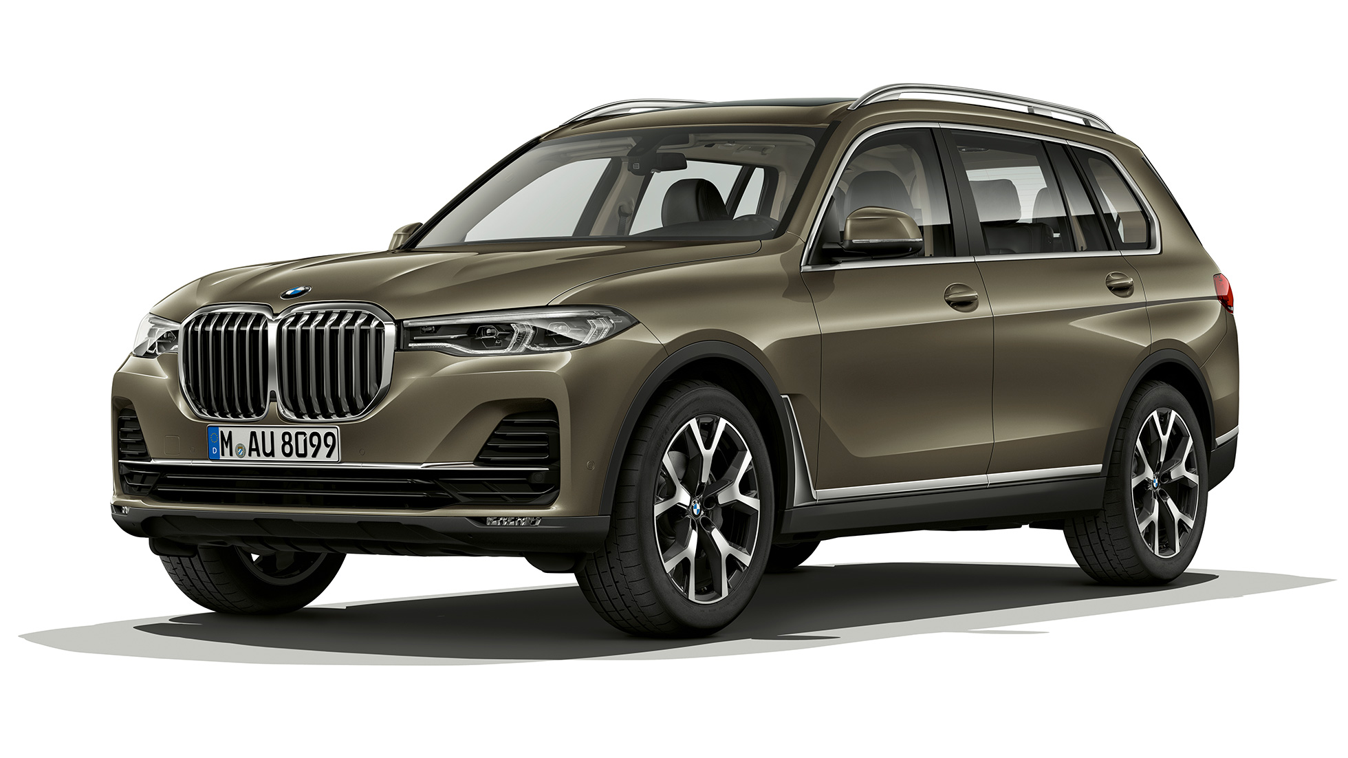 BMW X7 Студийна снимка на BMW X7, три четвърти изглед отпред във Vermont bronze