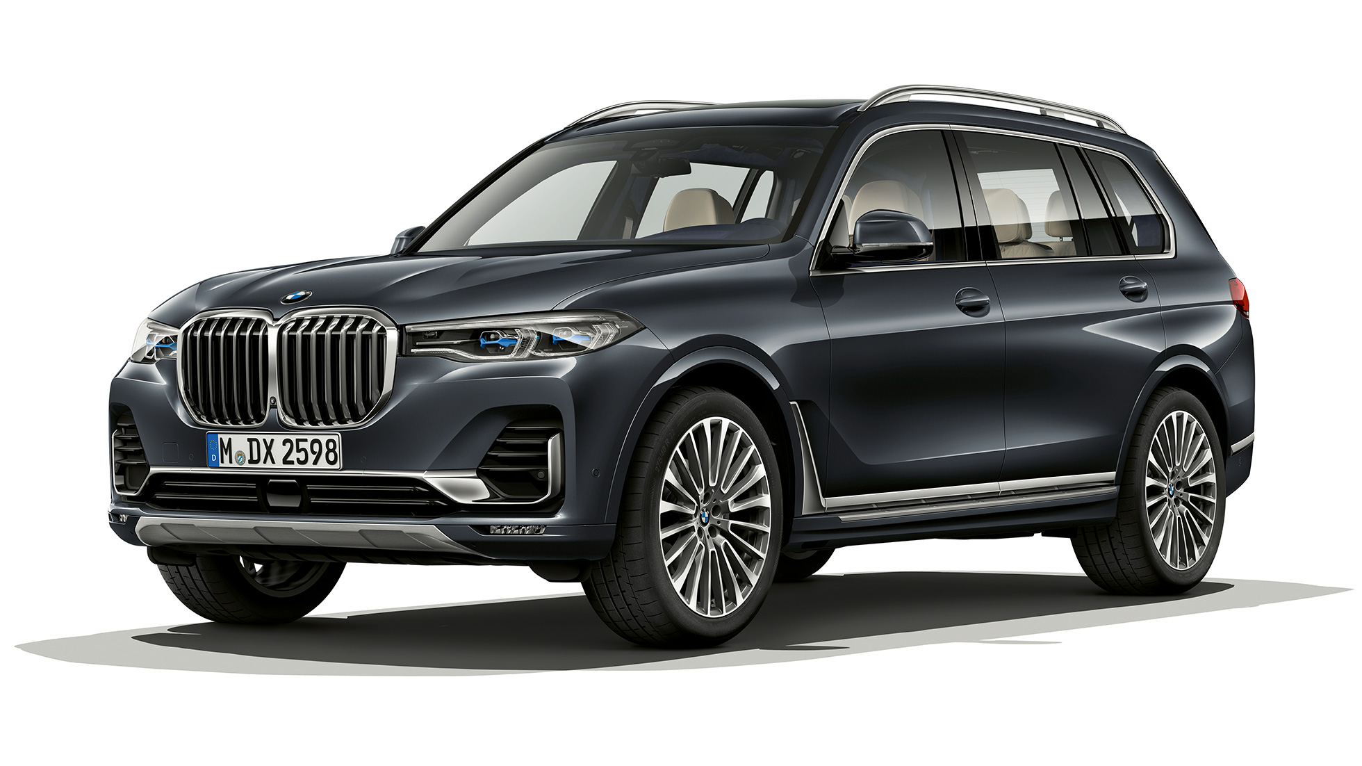 BMW X7 Pure Excellence Дизайн Студийна снимка на BMW X7, три четвърти изглед отпред, с Pure Excellence Дизайн