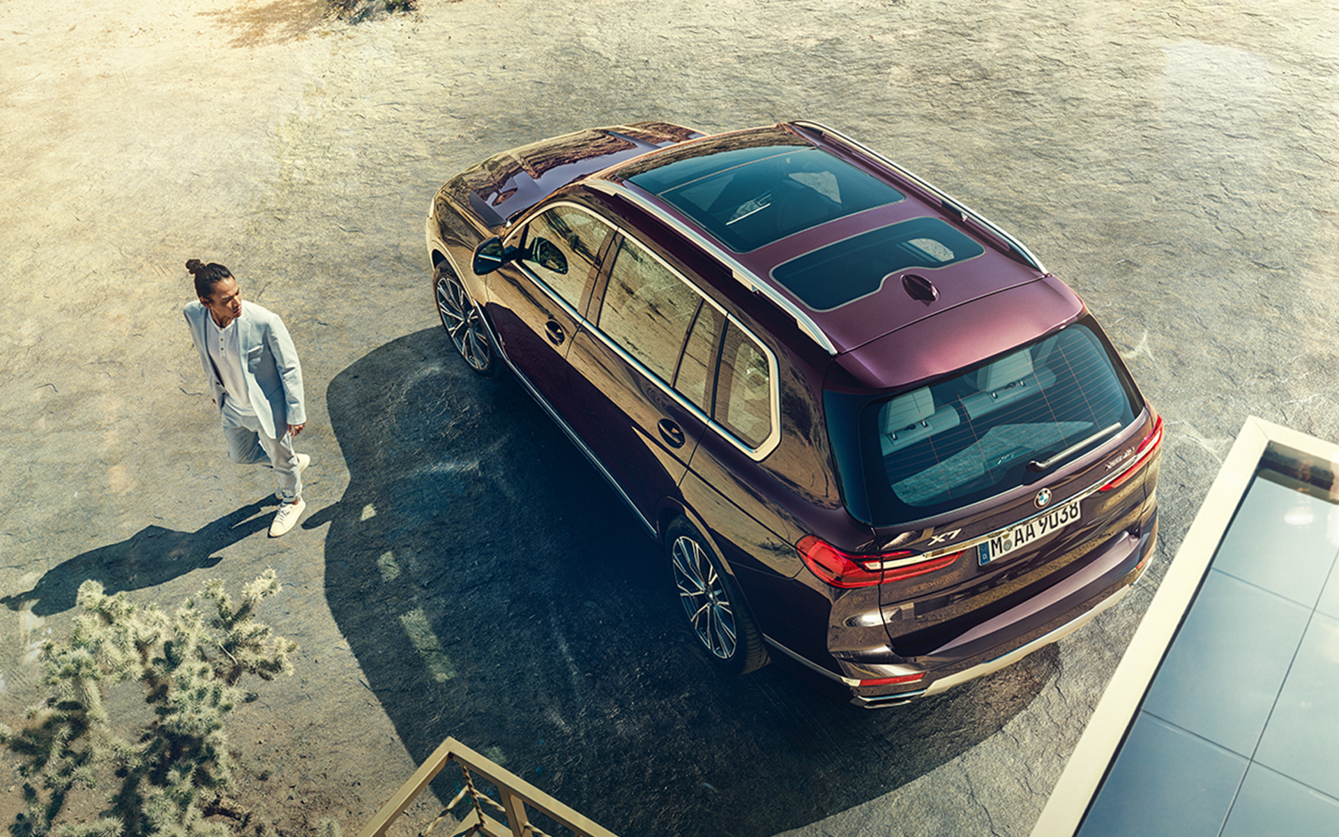 BMW X7 Individual xDrive40i G07 2018 Ametrin metallic от перспектива птичи поглед с модел BMW X7 Individual xDrive40i G07 2018 Ametrin metallic от перспектива птичи поглед с модел