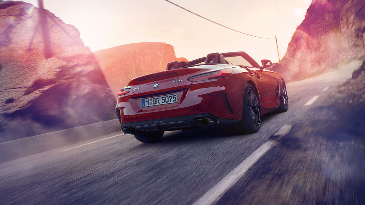 BMW Z4 Роудстър отзад Снимка отзад на BMW Z4 Роудстър в движение