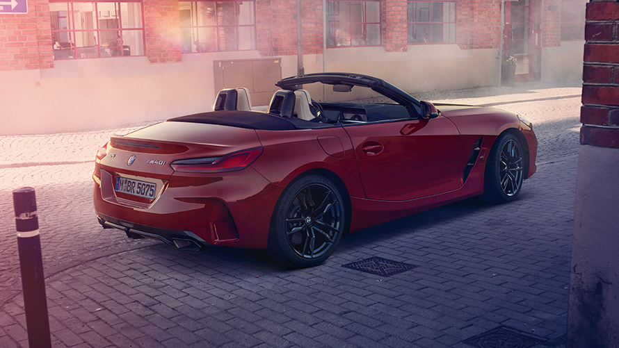 BMW Z4 Роудстър (G29) изглед отстрани на пътя BMW Z4 Роудстър (G29) изглед отстрани на пътя