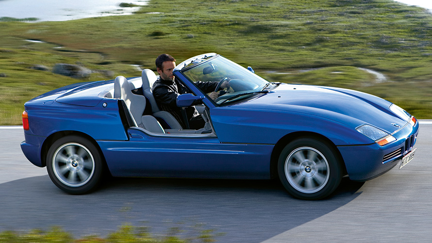 BMW Z1 (E30/Z) 7/8 изглед отстрани в движение BMW Z1 (E30/Z) 7/8 изглед отстрани в движение