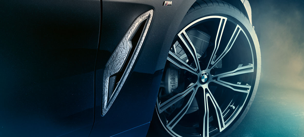 BMW Individual M850i NIGHT SKY, 20-инчови алуминиеви джанти 20-инчови BMW Individual алуминиеви джанти 730i с V-образни спици на BMW Individual M850i NIGHT SKY, снимка отблизо