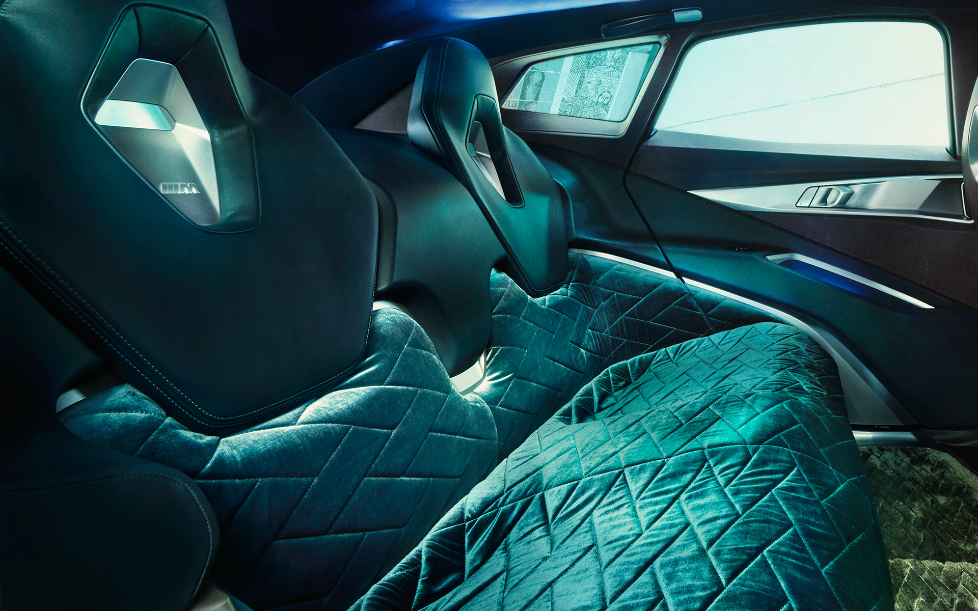 BMW Concept XM (G09) изглед на интериора отзад снимка отблизо Lounge BMW Concept XM (G09) изглед на интериора отзад снимка отблизо Lounge