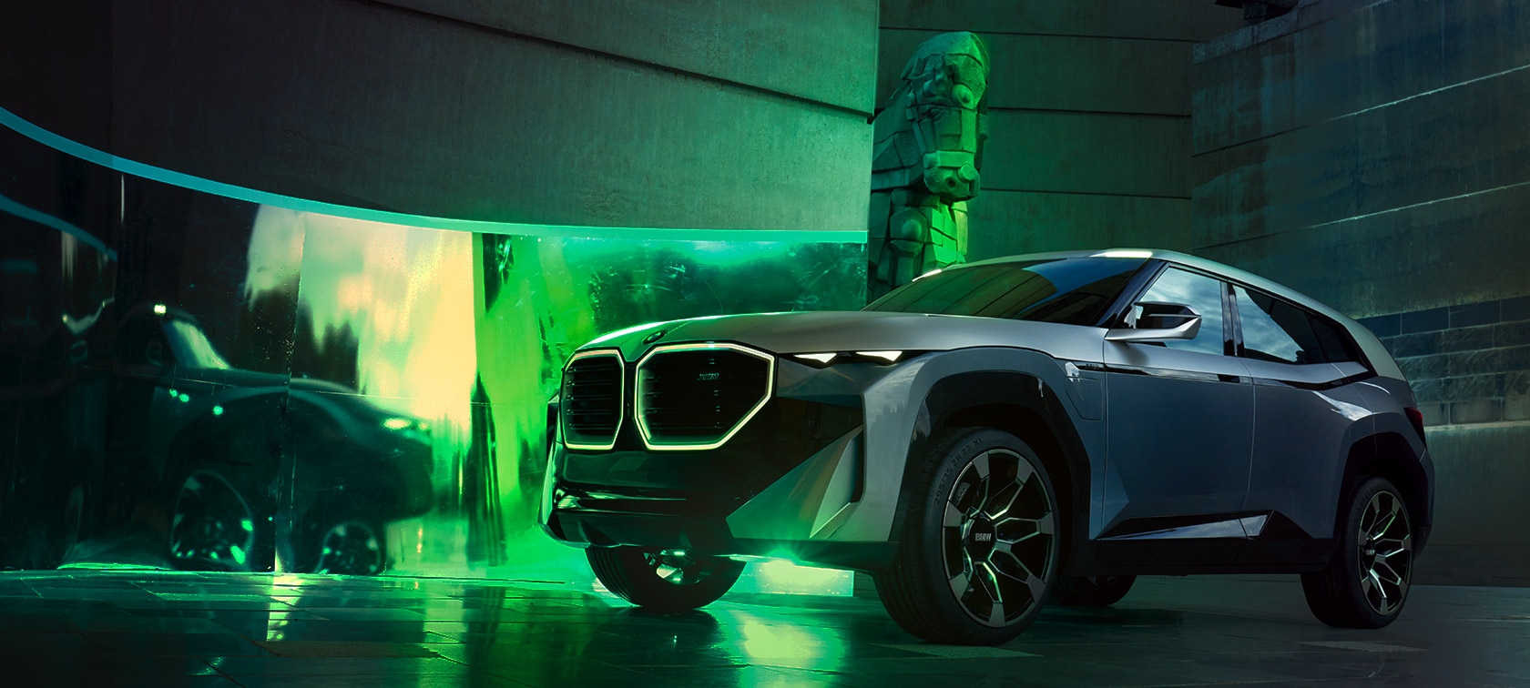 BMW Concept XM (G09) три четвърти изглед отпред, в покой BMW Concept XM (G09) три четвърти изглед отпред, в покой