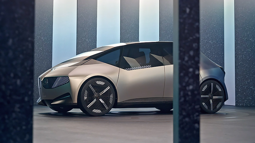 Видео монолитен дизайн BMW i Vision Circular 2021 BMW:BMW Circular 2021 визионерски автомобил монолитен дизайн видео