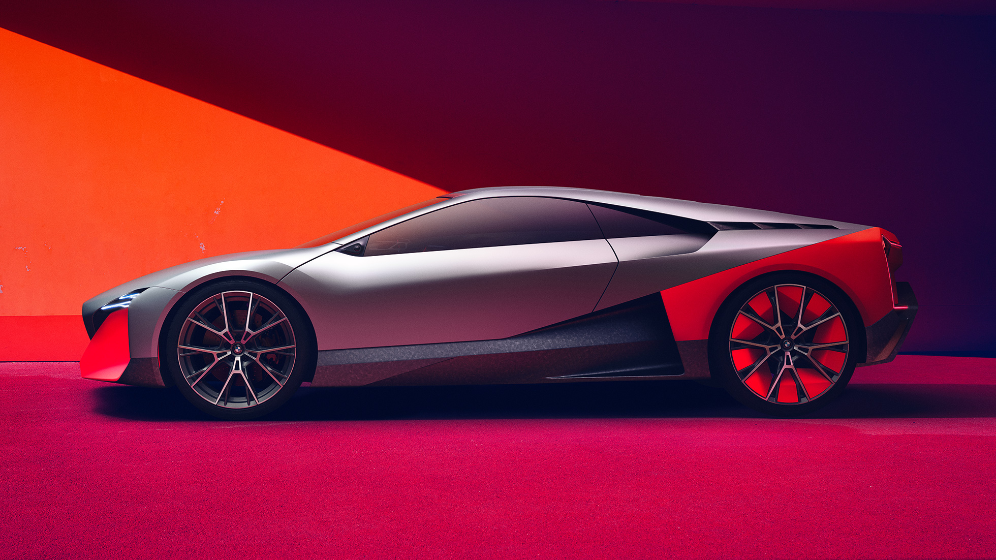 BMW Vision M NEXT, изглед отстрани BMW Vision M NEXT, изглед отстрани, в покой